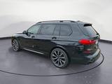BMW X7 M50i Innovationsp. Sport Aut. Komfortsitze - BMW X7 M50 mit Benzin-Antrieb: Geländewagen, Automatik