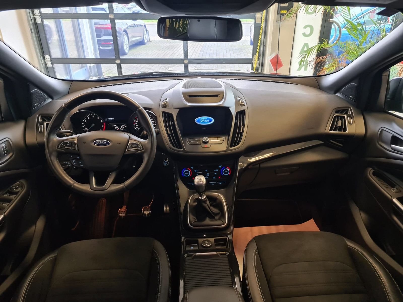 Fahrzeugabbildung Ford Kuga ST-Line / GARANTIE / KAMERA / SCHECKEHEFT