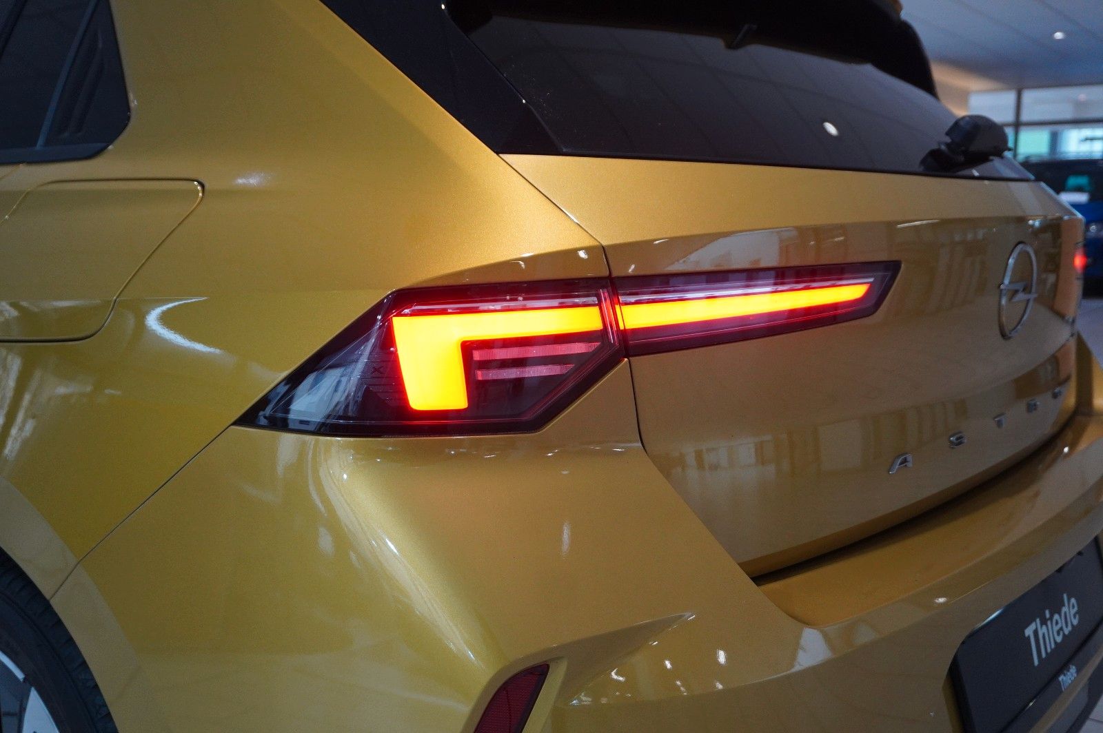 Fahrzeugabbildung Opel Astra L Lim. 1.6 HYBRID EDIT. NAVI/SPORT/KAMERA