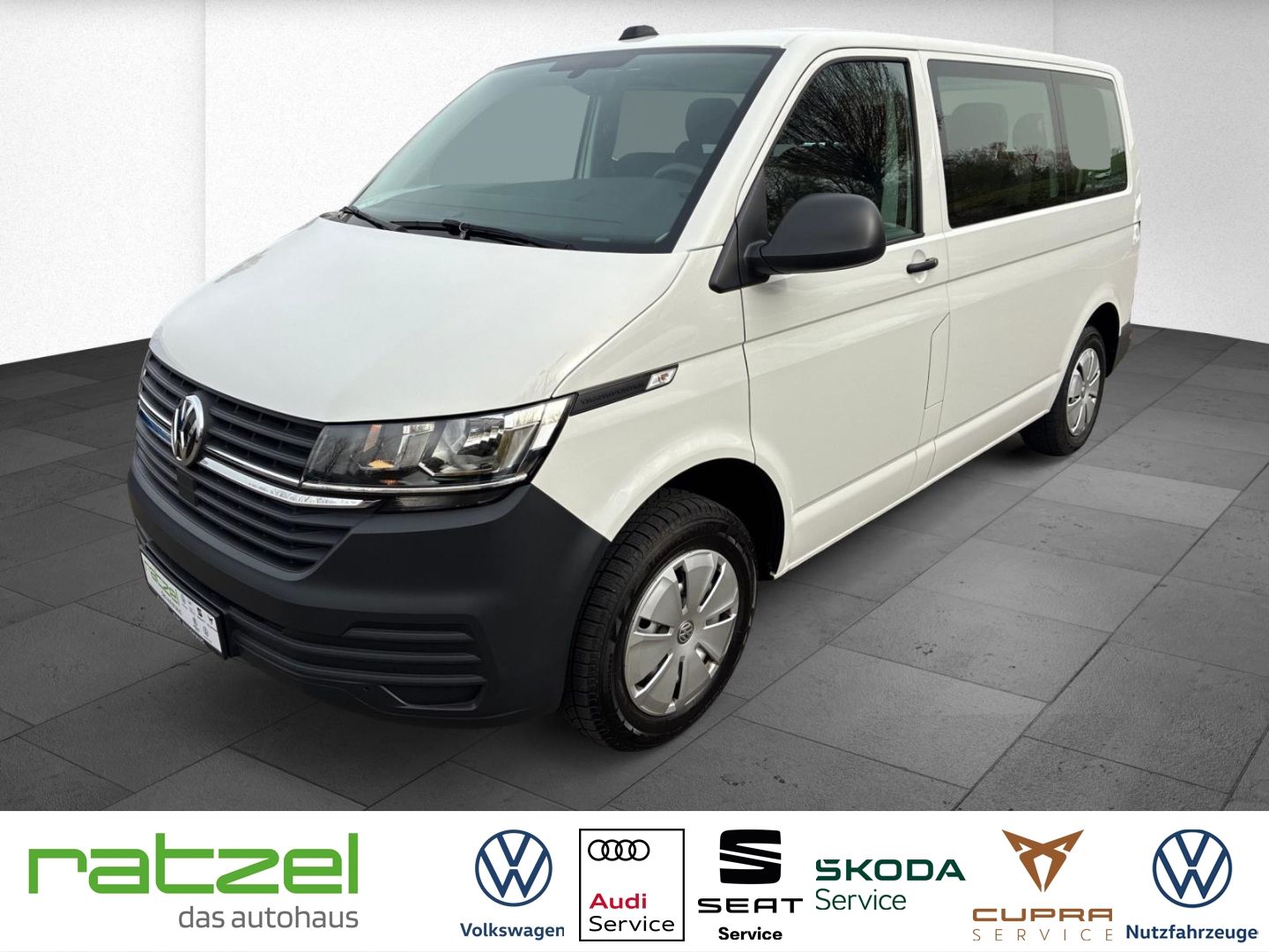 Fahrzeugabbildung Volkswagen T6.1 Kombi 2.0 TDI 9 Sitzer AHK Navi
