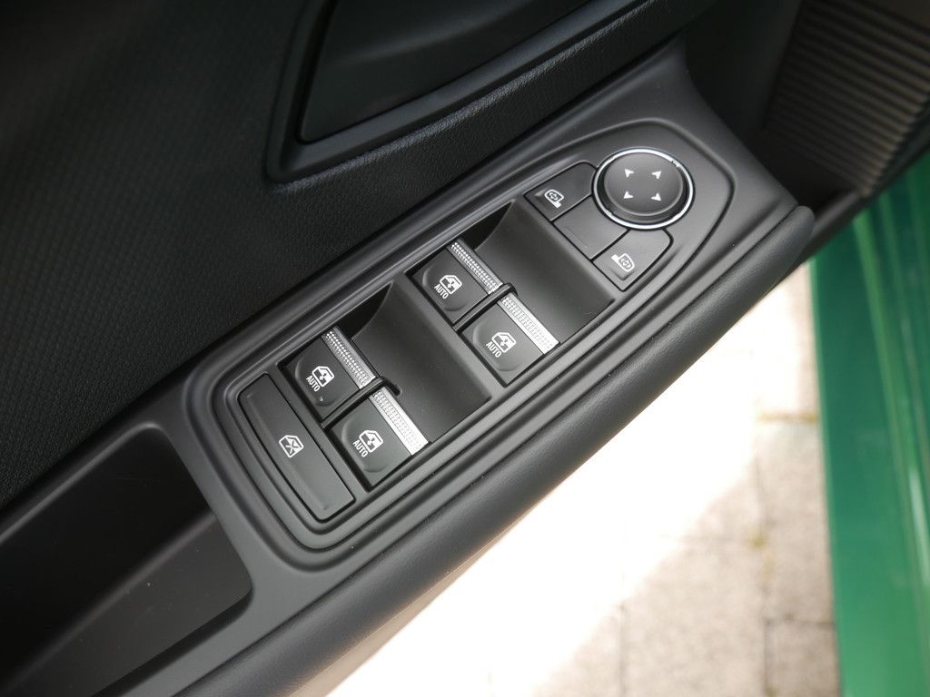 Fahrzeugabbildung Renault Clio Evolution TCe 115 EDC Automatik