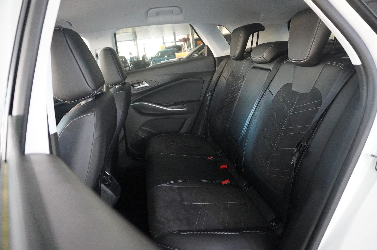 Fahrzeugabbildung Opel Grandland (X) 1.2T GS SPORT NAVI/LED/KAMERA/VIRT