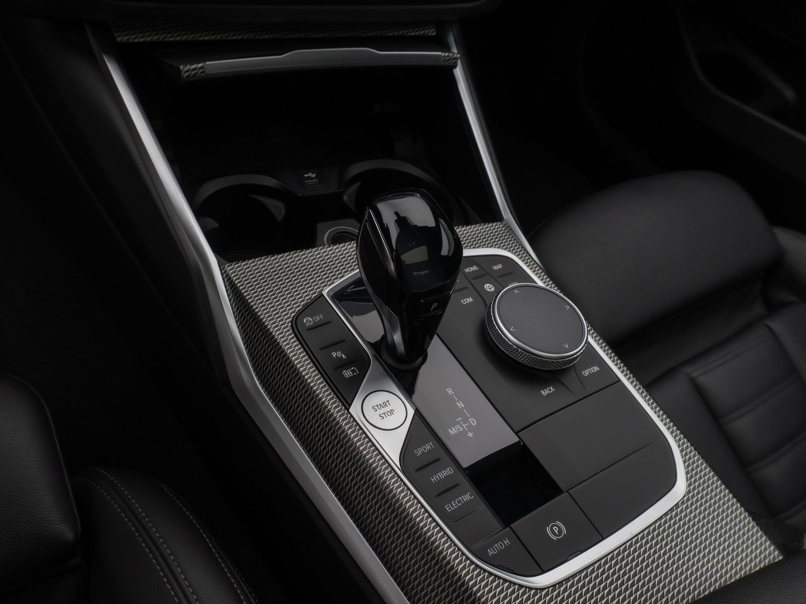 Fahrzeugabbildung BMW 330e xD M Sport Laser Glasdach PDC HUD DAB HiFi