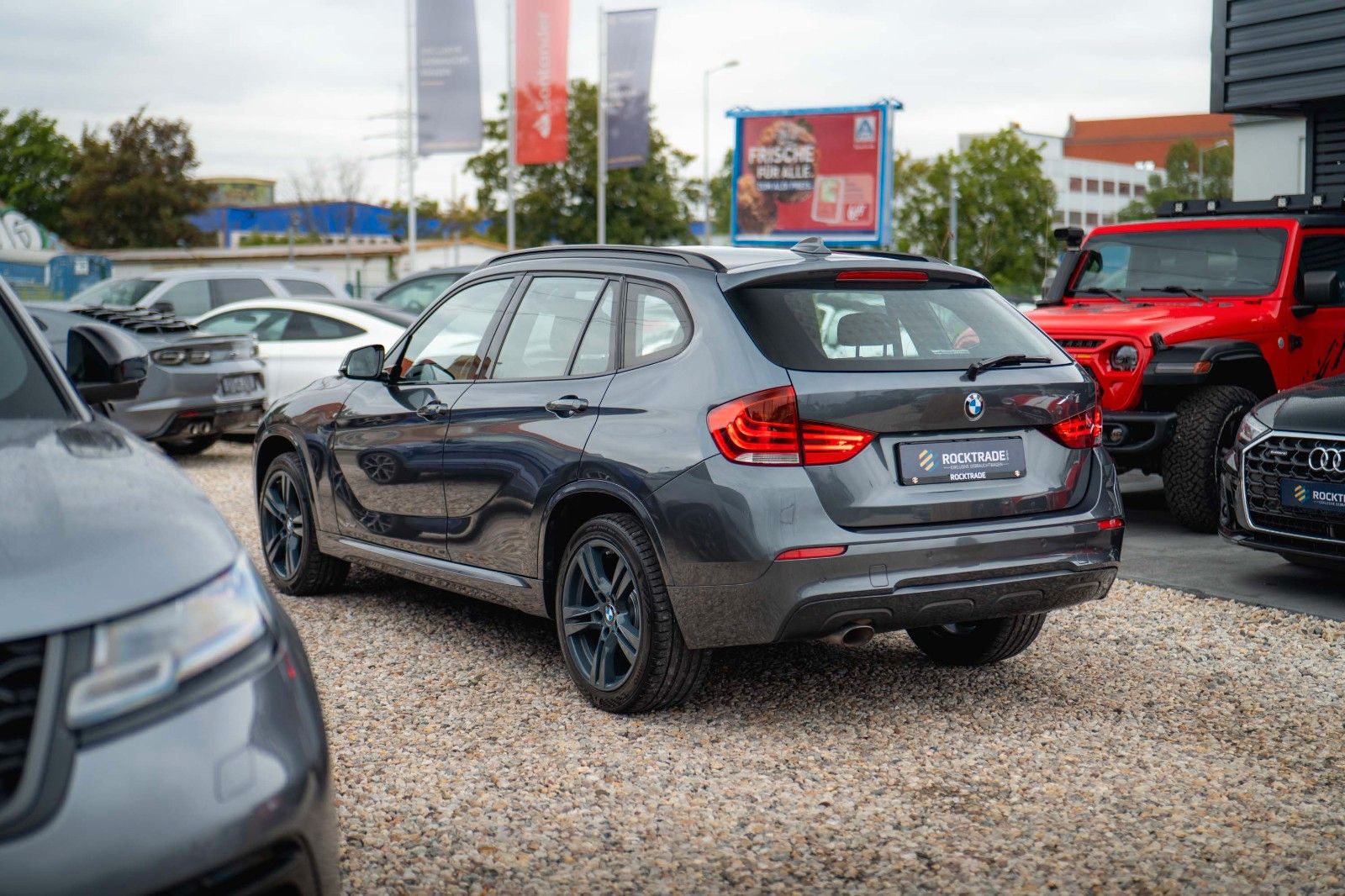 Fahrzeugabbildung BMW X1 xDrive 18d M-Sport Shadow Line *Bi-Xenon*DAB*
