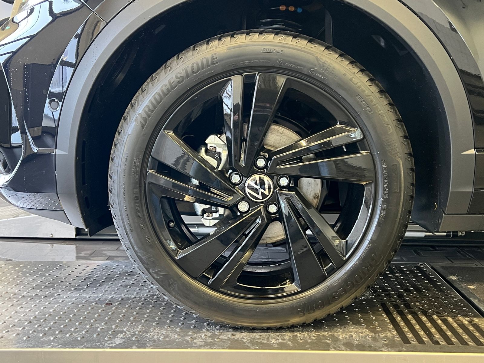 Fahrzeugabbildung Volkswagen T-Roc R-Line 1.5 TSI DSG *Black Style,AHK,Navi*