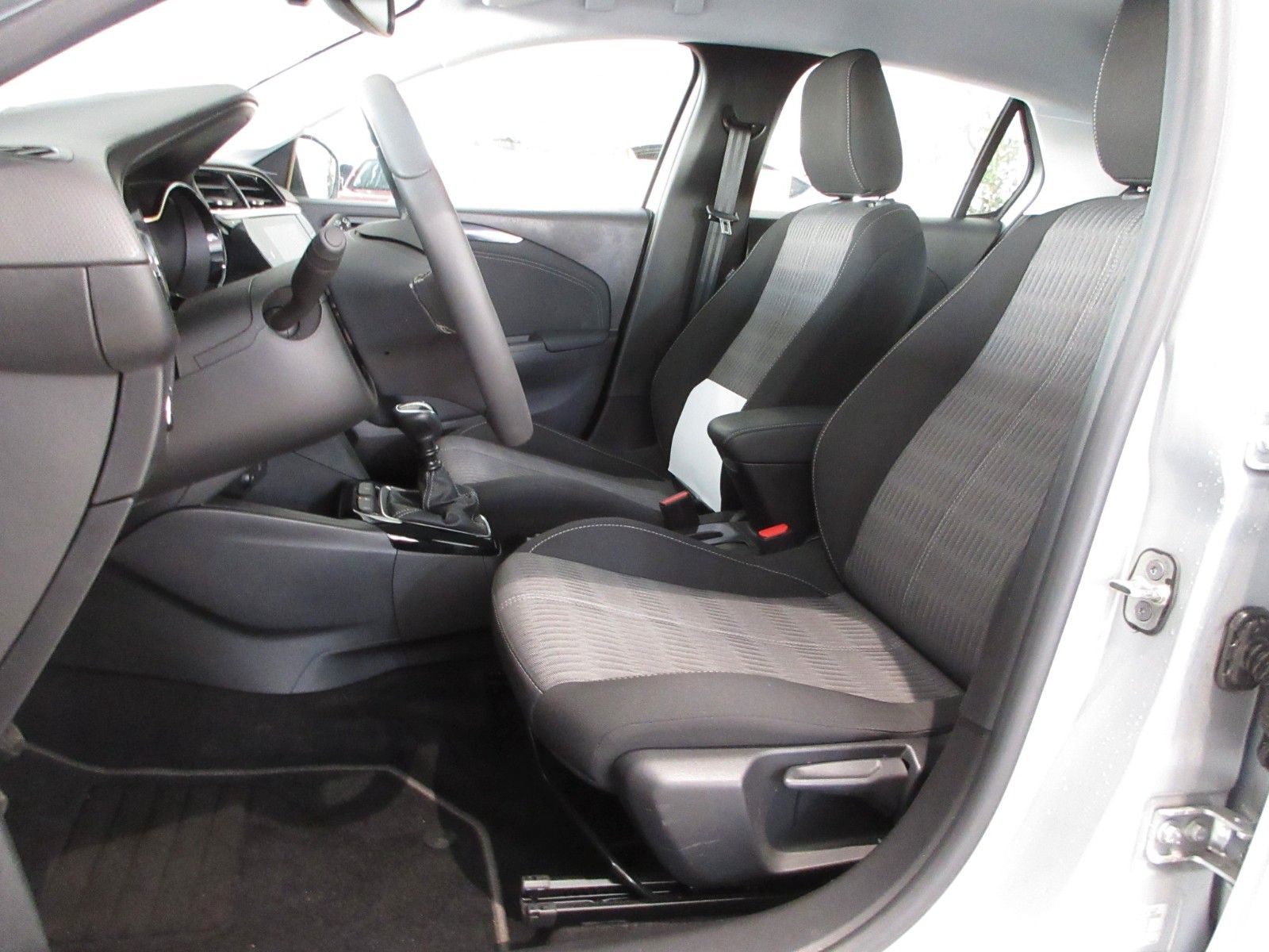 Fahrzeugabbildung Opel Corsa 1.2 T Elegance LED/NAVI/PDC/ALU/TEMPO