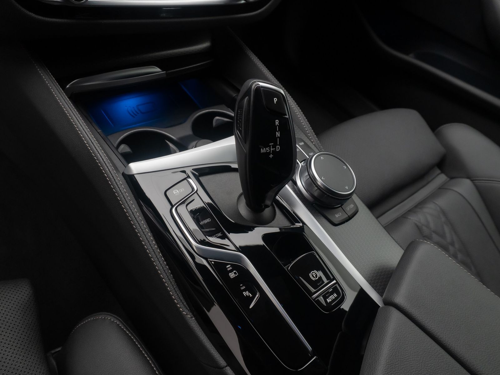 Fahrzeugabbildung BMW 530e xD M Sport HUD DAB Laser Kamera 4xKlima 19"