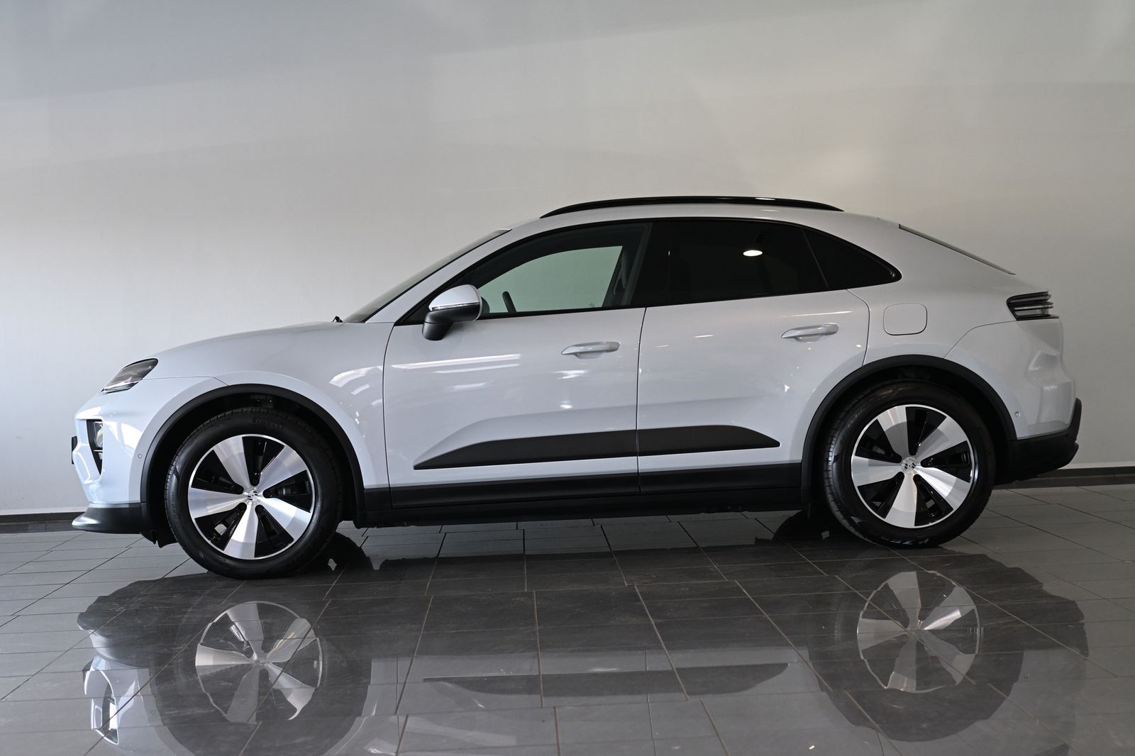 Porsche Macan Electric 100 kWh HUD ACC Leder CarPlay LED foto 2