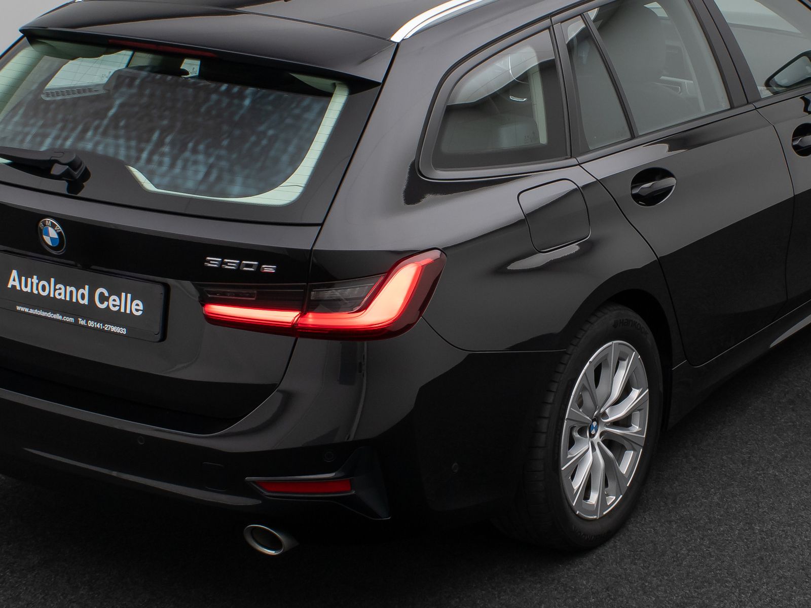 Fahrzeugabbildung BMW 330e Panorama 360° Laser HUD DAB HiFi AHK ACC