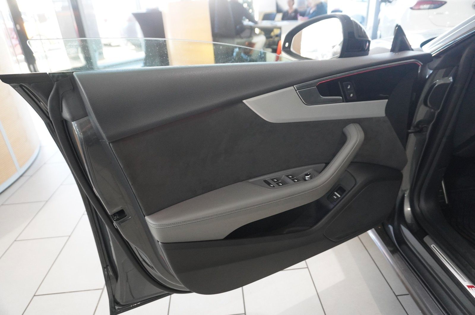 Fahrzeugabbildung Audi A5 Sportback 45 TFSI QUATTRO S-LINE NAVI/MATRIX