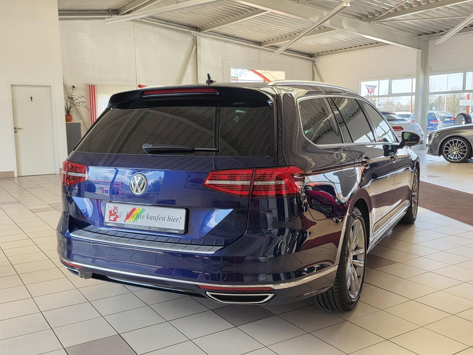 Fahrzeugabbildung Volkswagen Passat Variant 4M R-Line/Keyles/DAB/Carplay/Ahk
