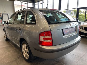 Skoda Fabia Combi Elegance Aut. *KLIMA*SHZ*TÜV*