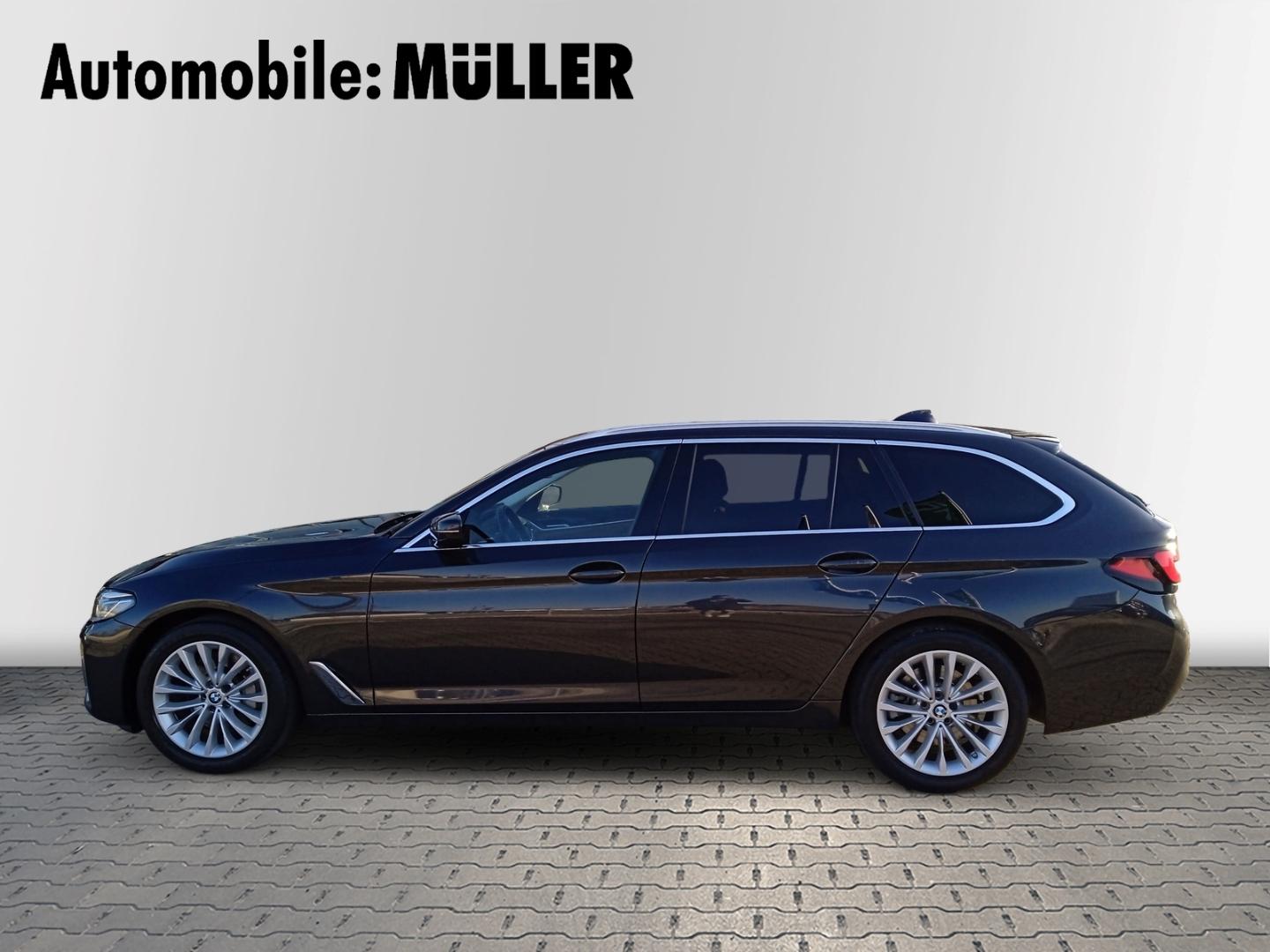 BMW 530 i Tour LuxuryLine Park-Assistent+AHZV+LED+DA