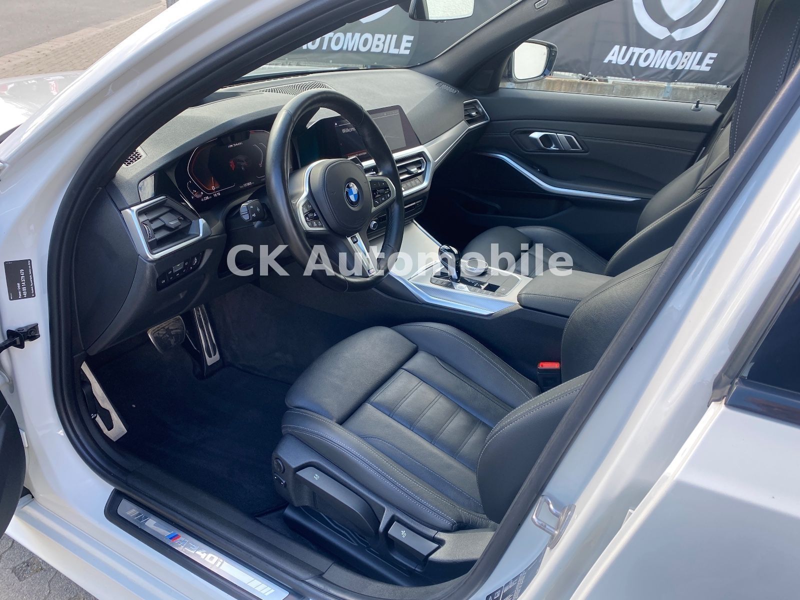 Fahrzeugabbildung BMW M340i Touring xDrive/Navi/HeadUP/Pano/360°