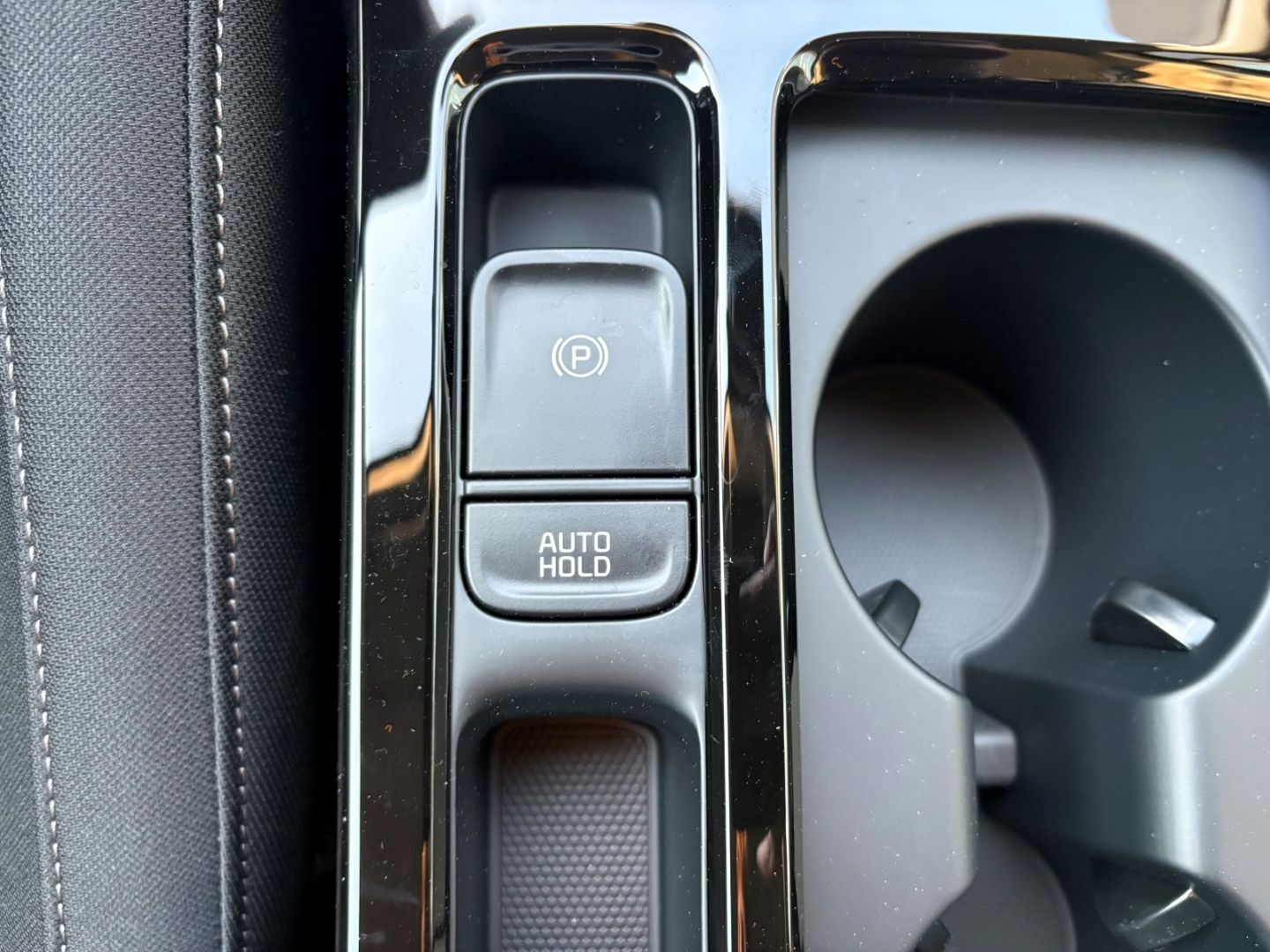 Fahrzeugabbildung Kia Ceed_sw Ultimate Kamera PDC SHZ Verkehrszeichen