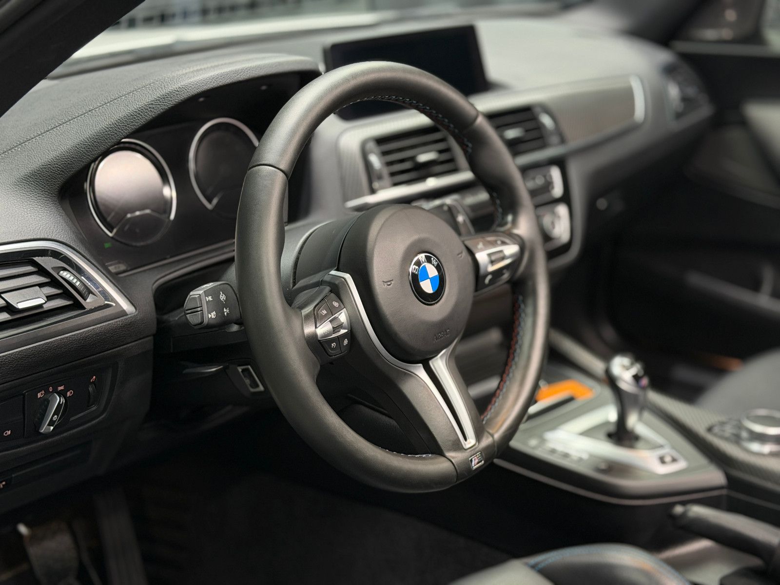 Fahrzeugabbildung BMW M2 Competition|H&K|KW|RF-Kamera|Assistent