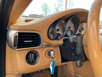 Fahrzeugabbildung Porsche 997.2 Carrera S Cabrio Leder Navi Sport Chrono