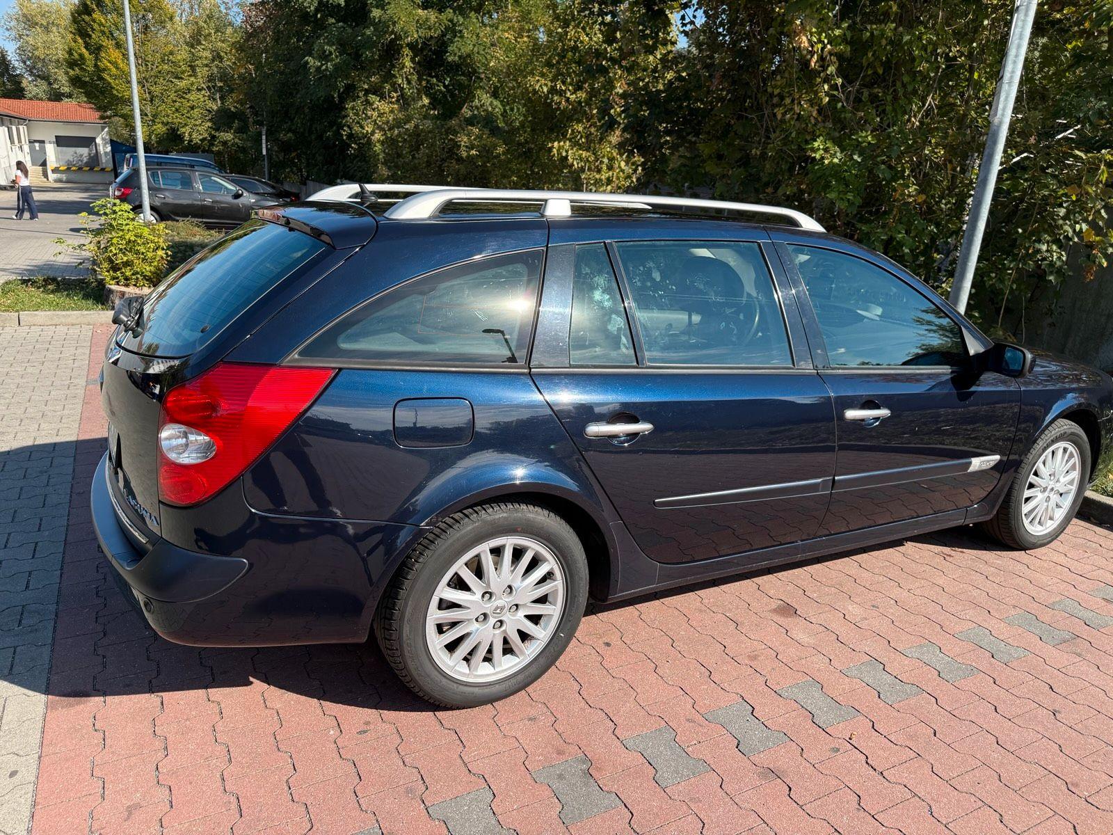 Renault Laguna 2007 — rear view