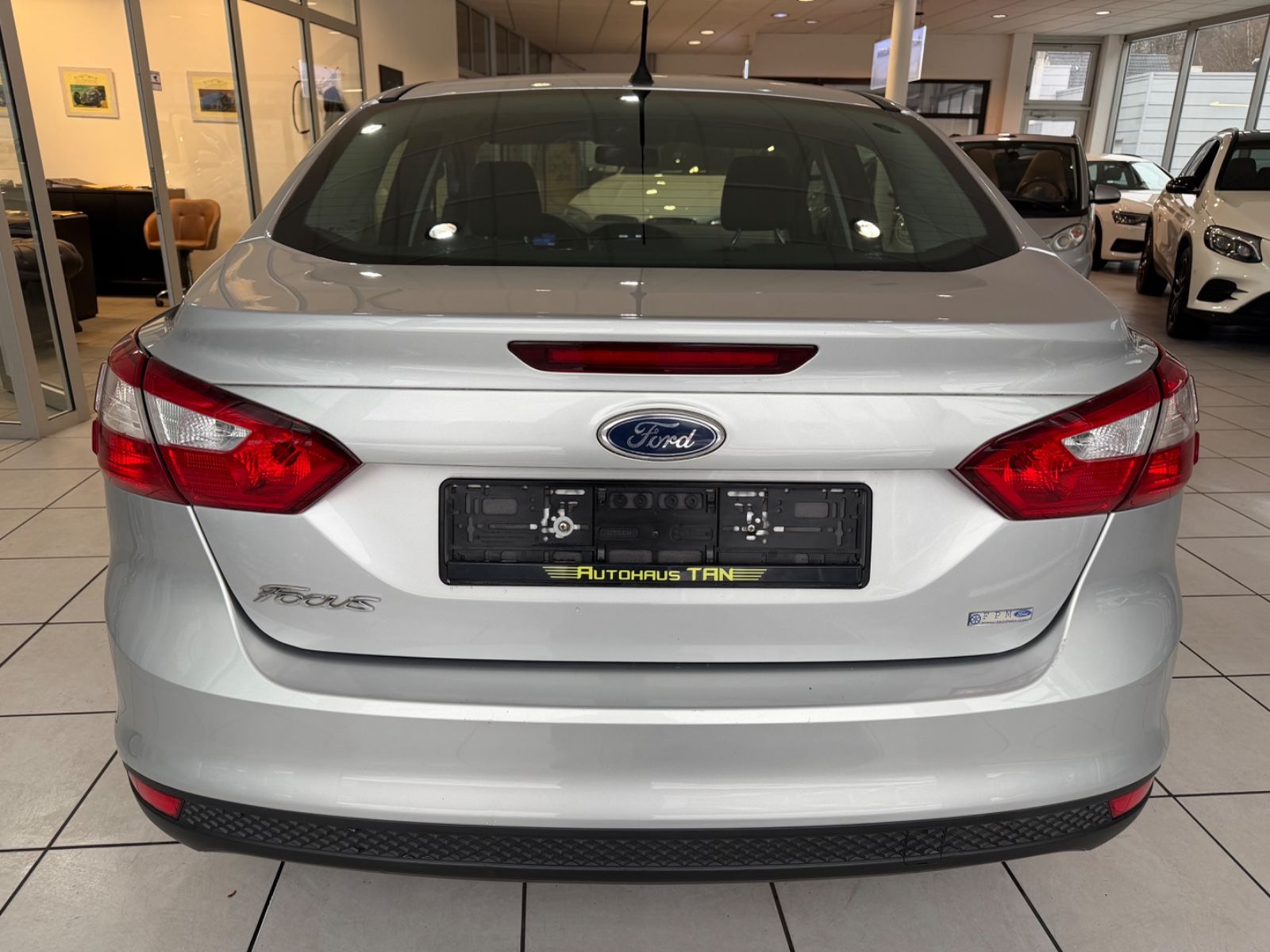 Fahrzeugabbildung Ford Focus Lim. Titanium