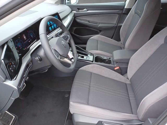 Fahrzeugabbildung Volkswagen Golf VIII Variant TDI Alltrack 4M DSG Navi Matri