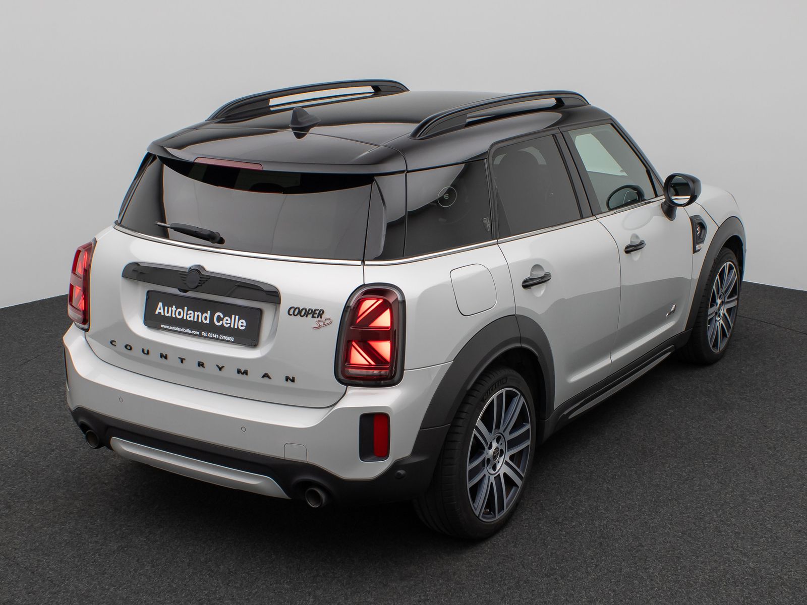 Fahrzeugabbildung MINI Cooper SD Countryman ALL4 HUD DAB Kamera 19Zoll
