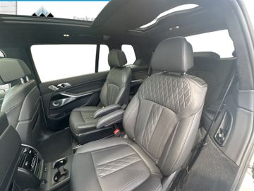 BMW X7 - 12
