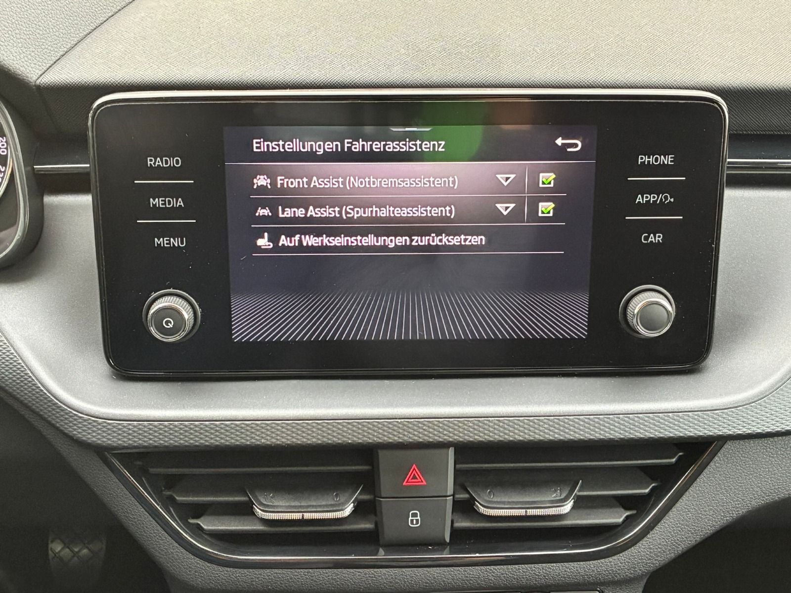 Fahrzeugabbildung SKODA Scala 95PS 5-Gang*LED*SHZ*PDC*SmartLink