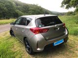 Toyota Auris  2,0-l-D-4D - Toyota Auris mit Diesel-Antrieb: 2.2