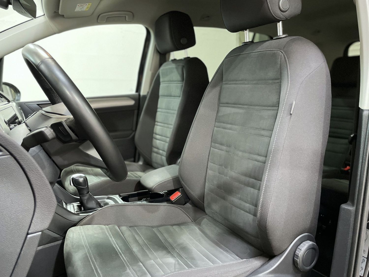 Fahrzeugabbildung Volkswagen Touran Comfortline#LED#ACC#Virtual#Spur#Alcantar