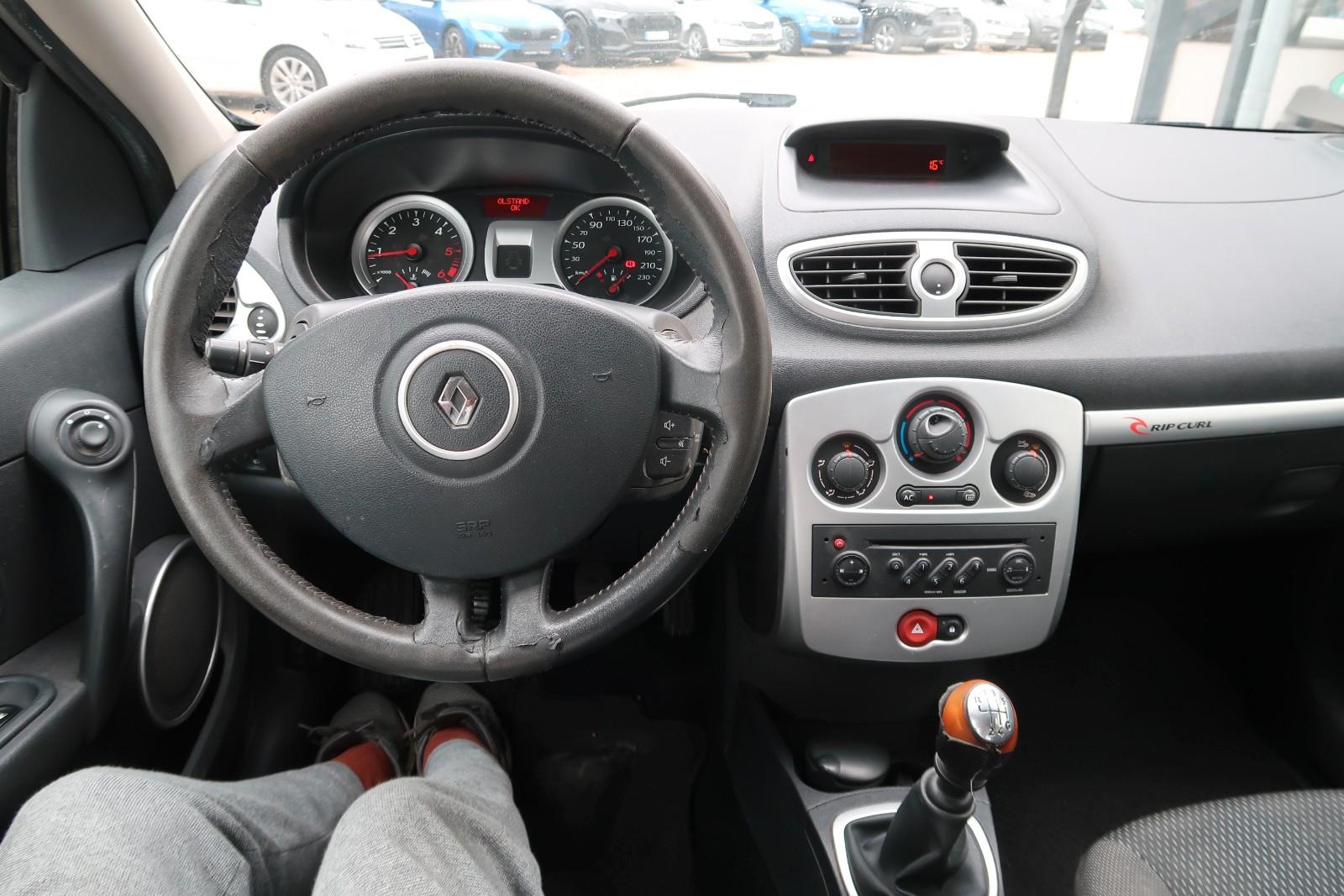 Renault Clio 2009 — photo 24