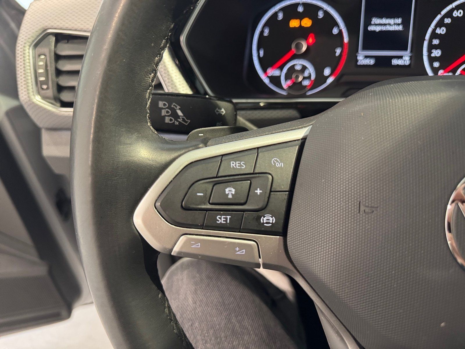 Fahrzeugabbildung Volkswagen T-Cross 1.0 TSI Active*Navi*Sitzh*Einparkhilfe