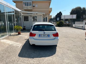 BMW 320 - 4