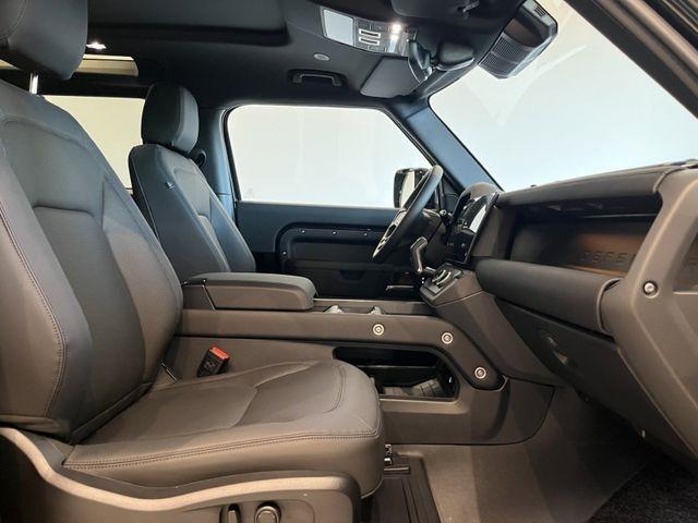 Land Rover Defender 90 D250 X-Dynamic SE AHK & 22 Räder