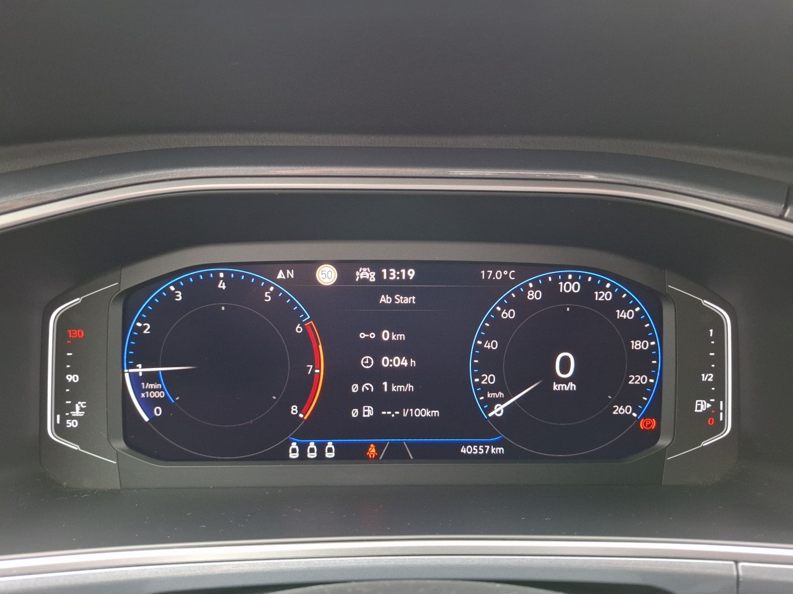 Fahrzeugabbildung Volkswagen T-Roc TSI Style LED AHK Navi AID ACC RFK SH