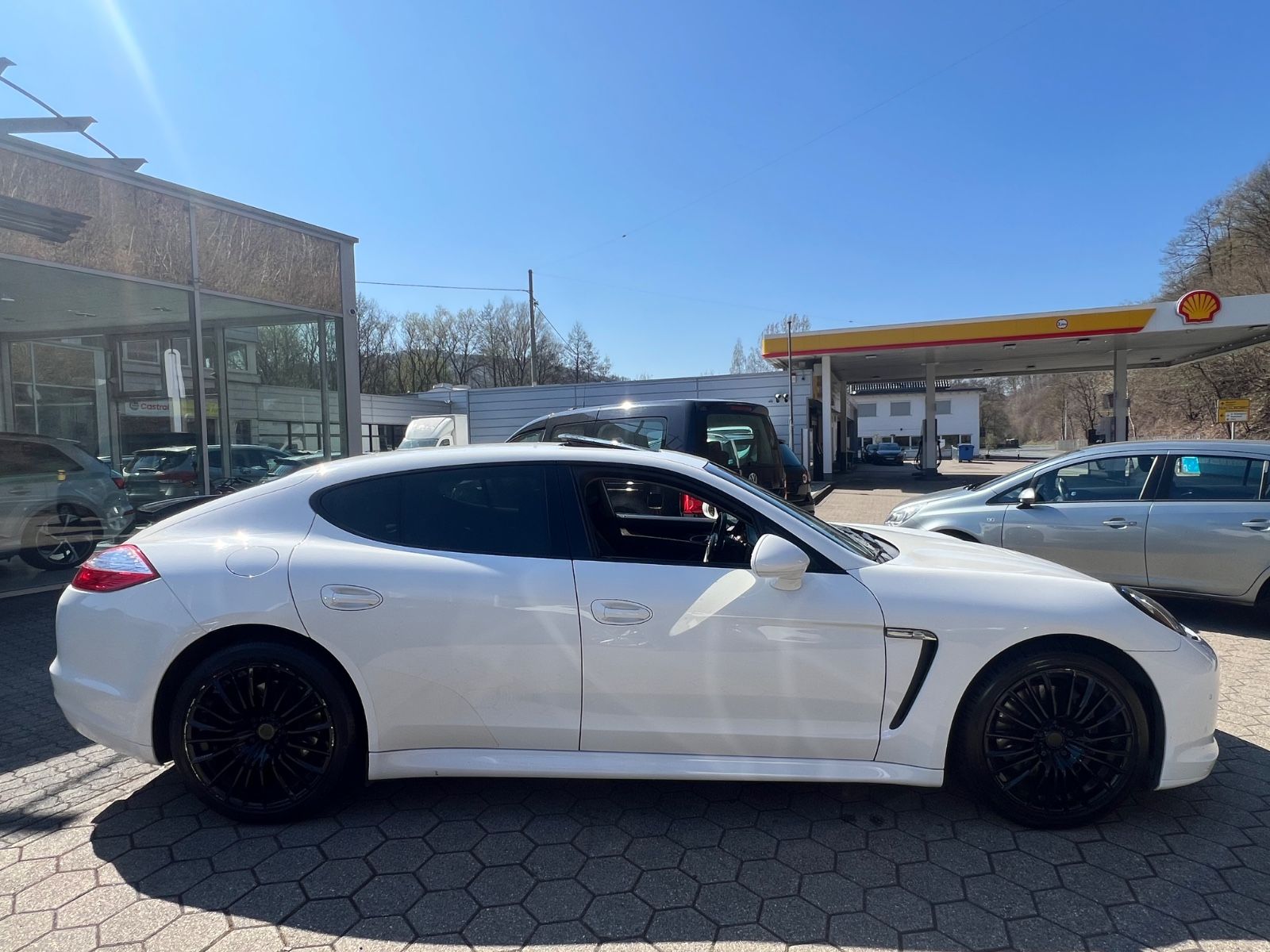 Fahrzeugabbildung Porsche Panamera Diesel * Carraraweiß * SCHIEBEDACH*