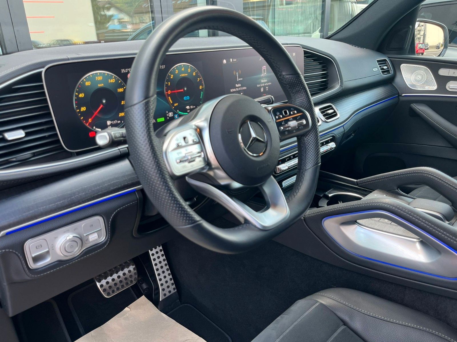 Fahrzeugabbildung Mercedes-Benz GLE 350e 4Matic AMG-Line*Air*Pano*360°*Keyless*