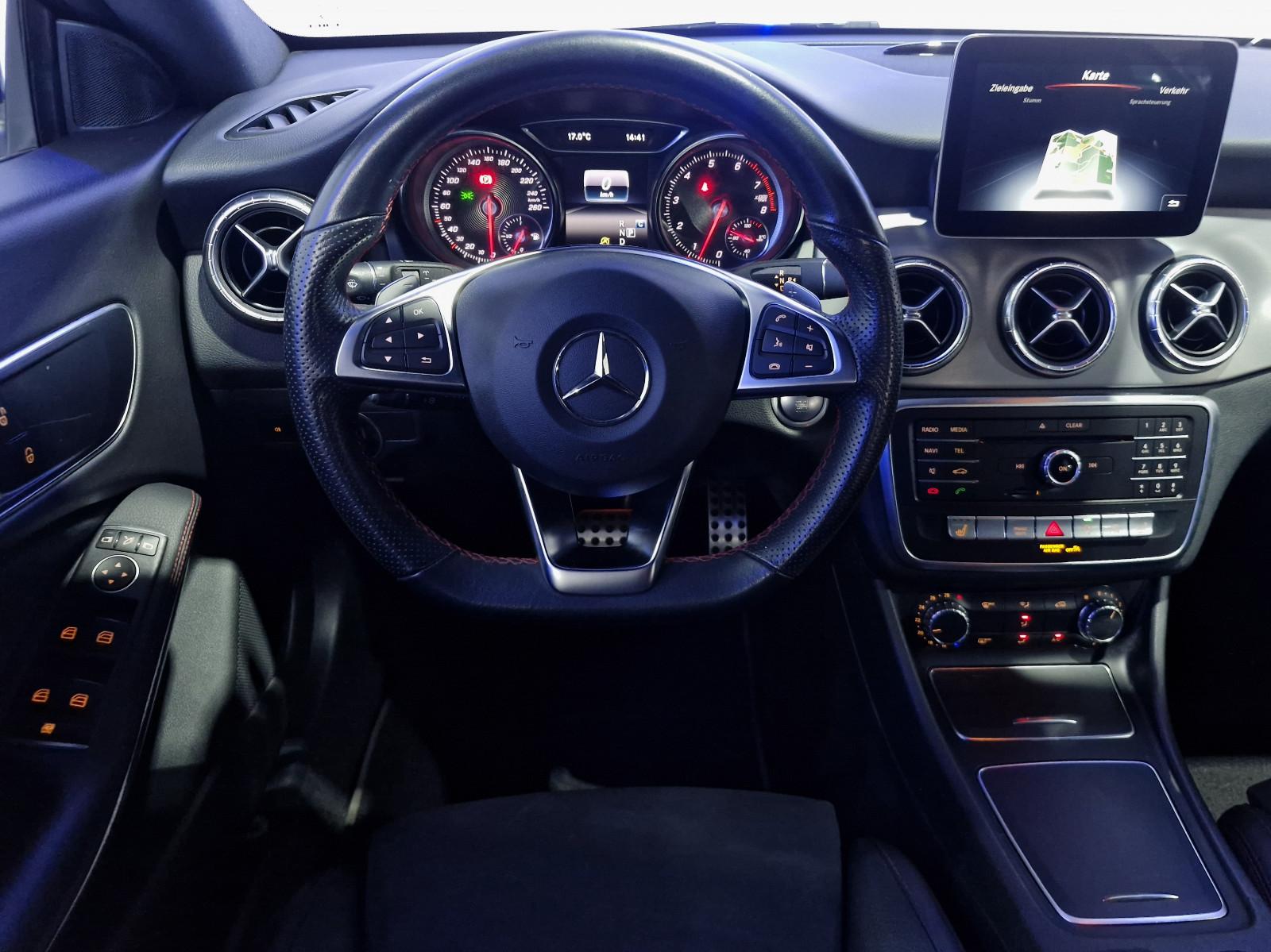 Mercedes-Benz CLA 180 SHOOTING BRAKE  AMG  LED/LEDER/18ZOLL/