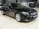 Mercedes-Benz C 200 AVANTGARDE SD MULTIBEAM 9G COMAND SITZHZG - Mercedes-Benz C 200: Limousine
