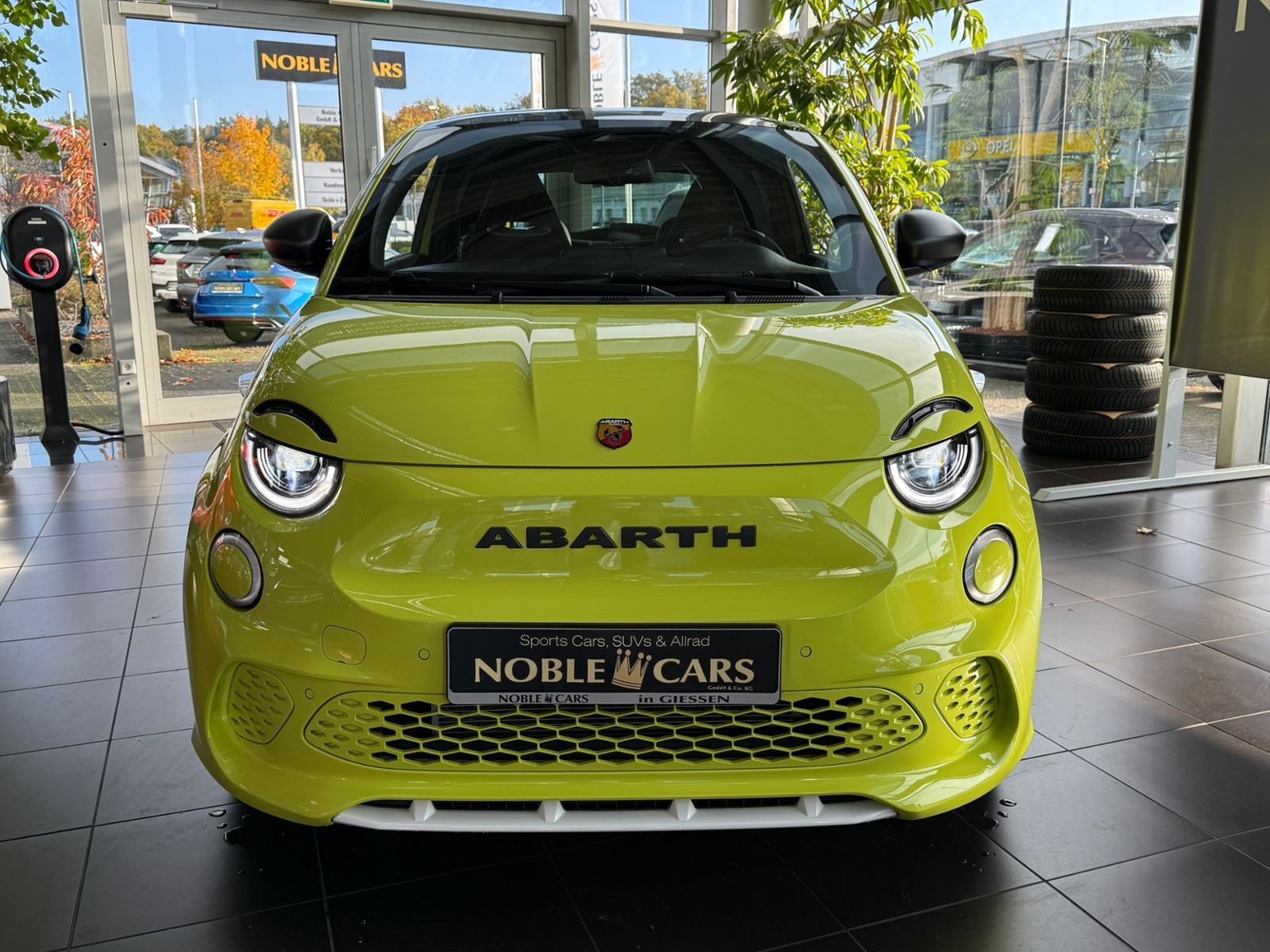 Fahrzeugabbildung Abarth 500e 42kWh Scorpionissima PANO KAM LED