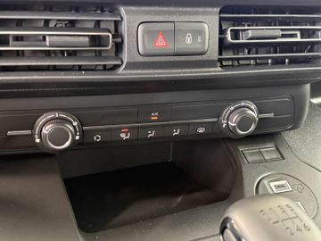 Opel Combo Cargo E 1.5D KLIMA WINTERPAK SITZH APP PDC