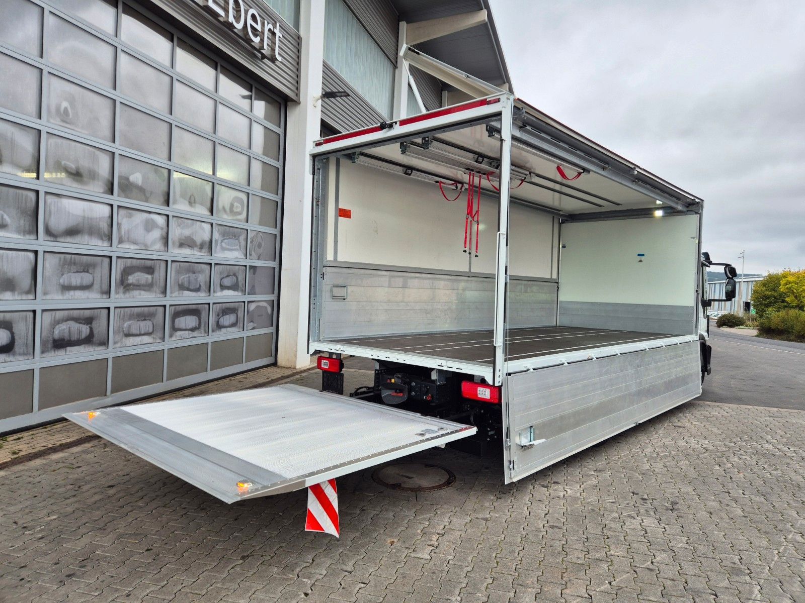 Fahrzeugabbildung Iveco Eurocargo ML160E28/FP Böse Schwenkwand LBW 2xAHK