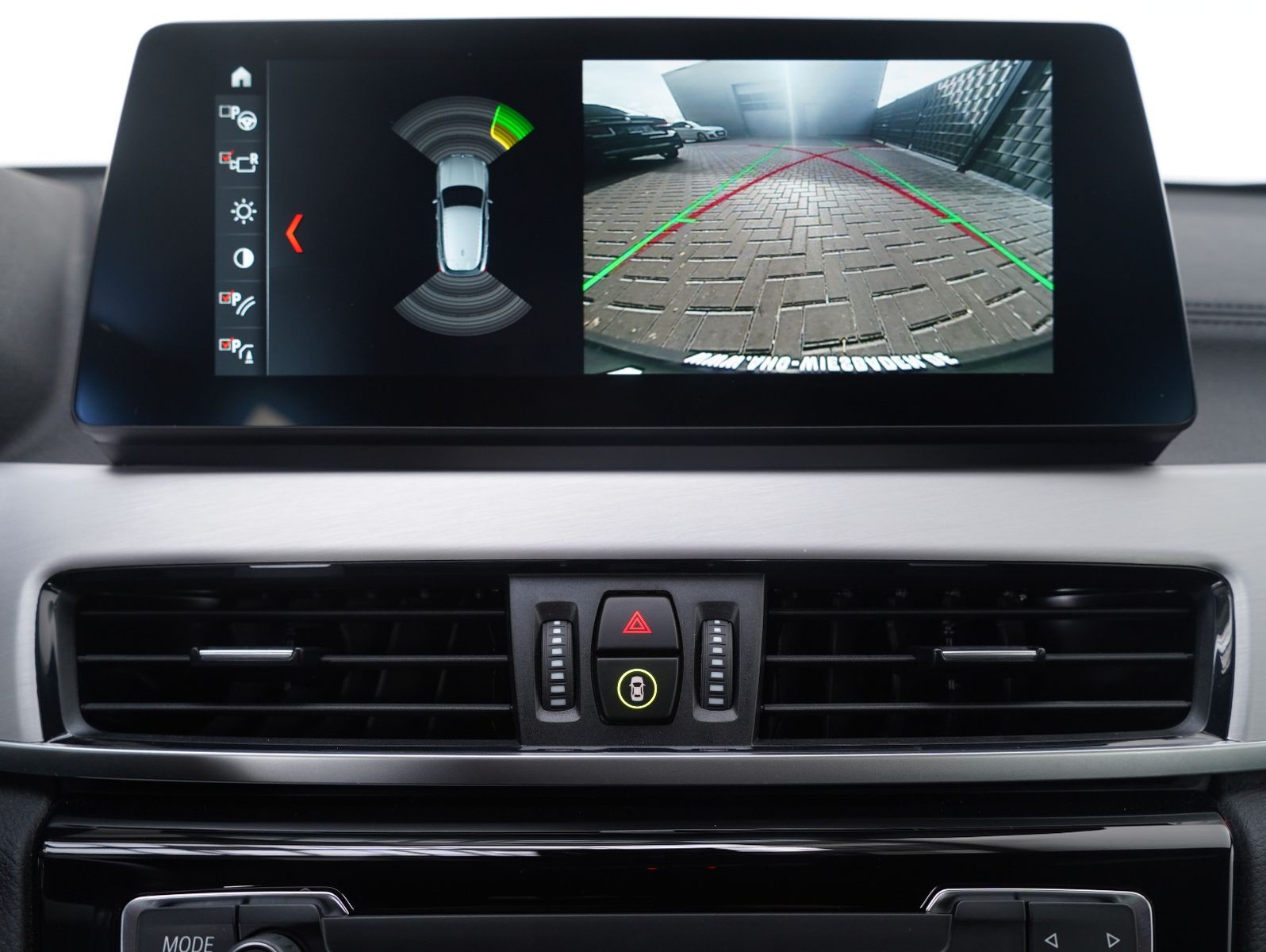 Fahrzeugabbildung BMW X2 sDrive 20 i M Sport LED/HEADUP/KEYLESS/KAMERA