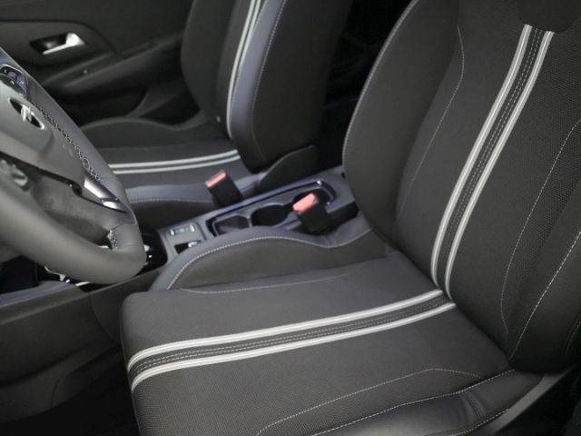 Corsa F FACELIFT YES AT+LED+SITZ-/LENKRADHEIZUNG