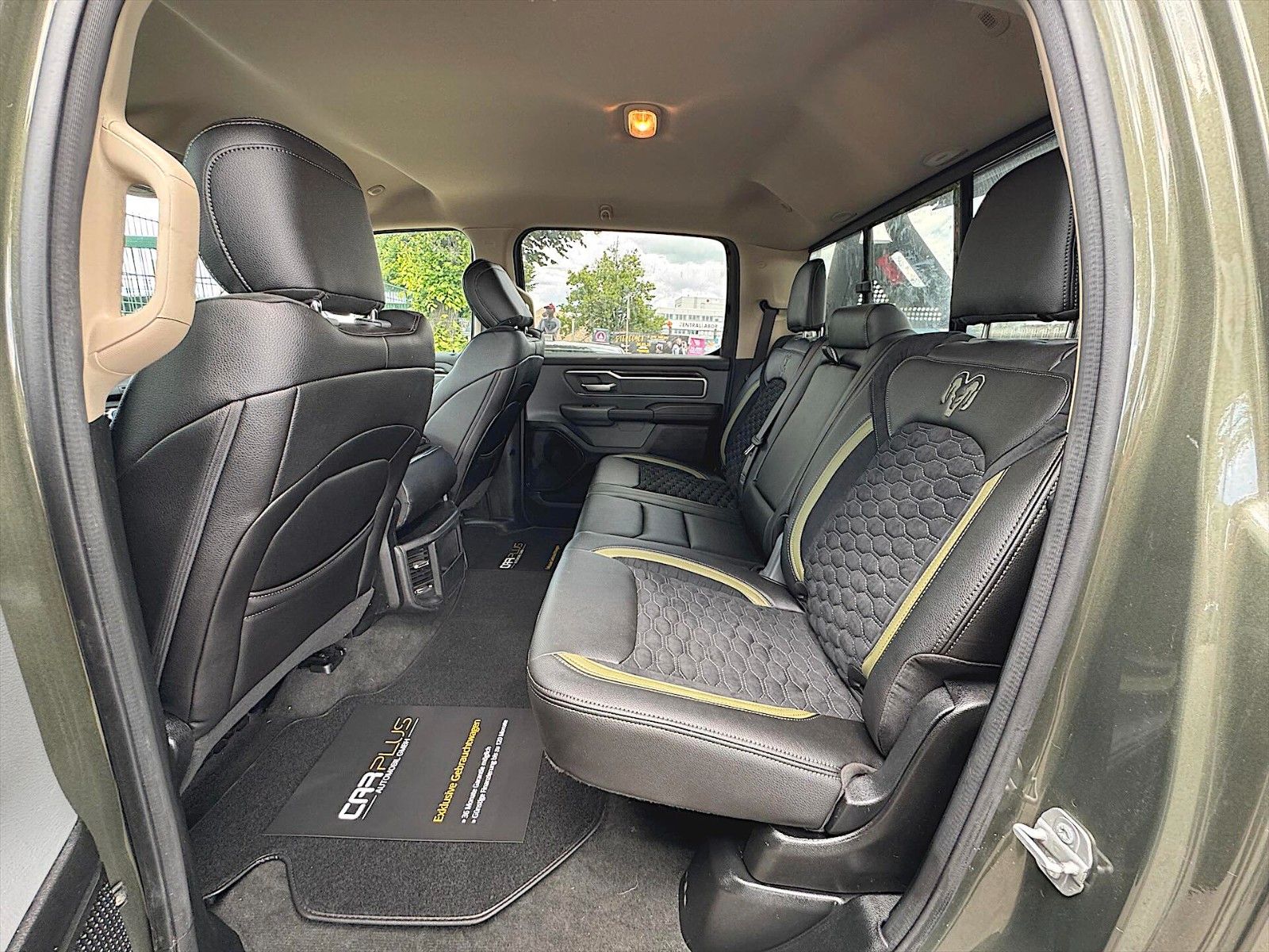 Fahrzeugabbildung Dodge RAM 5.7 V8 HEMI NightEdition Offroad 4x4 eTorque