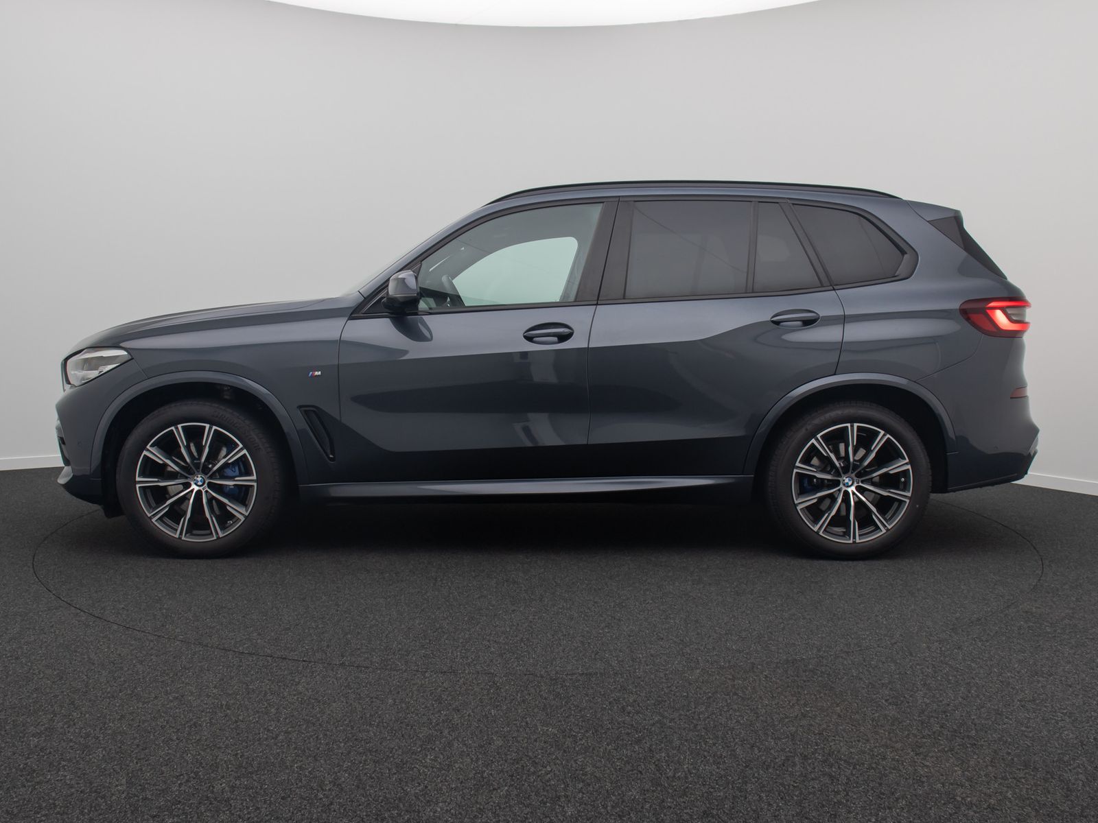 Fahrzeugabbildung BMW X5 xD30d M Sport Kamera DAB HiFi HUD Panorama