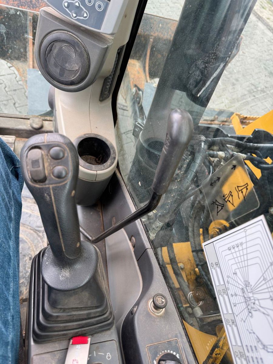 Fahrzeugabbildung CAT 311 FLRR / 2017 / 2.788h / TL  / hydr. GR