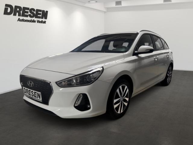 Hyundai i30 Family + ALLWETTER+NAVI+KAMERA+SITZHEIZUNG