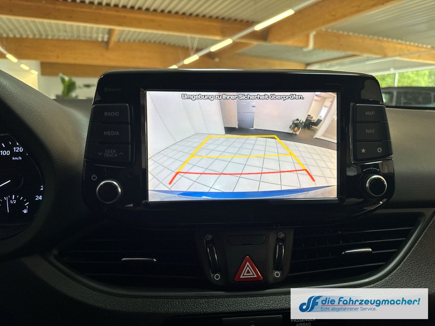 Fahrzeugabbildung Hyundai i30 YES! Navi Apple CarPlay Android Auto Mehrzon