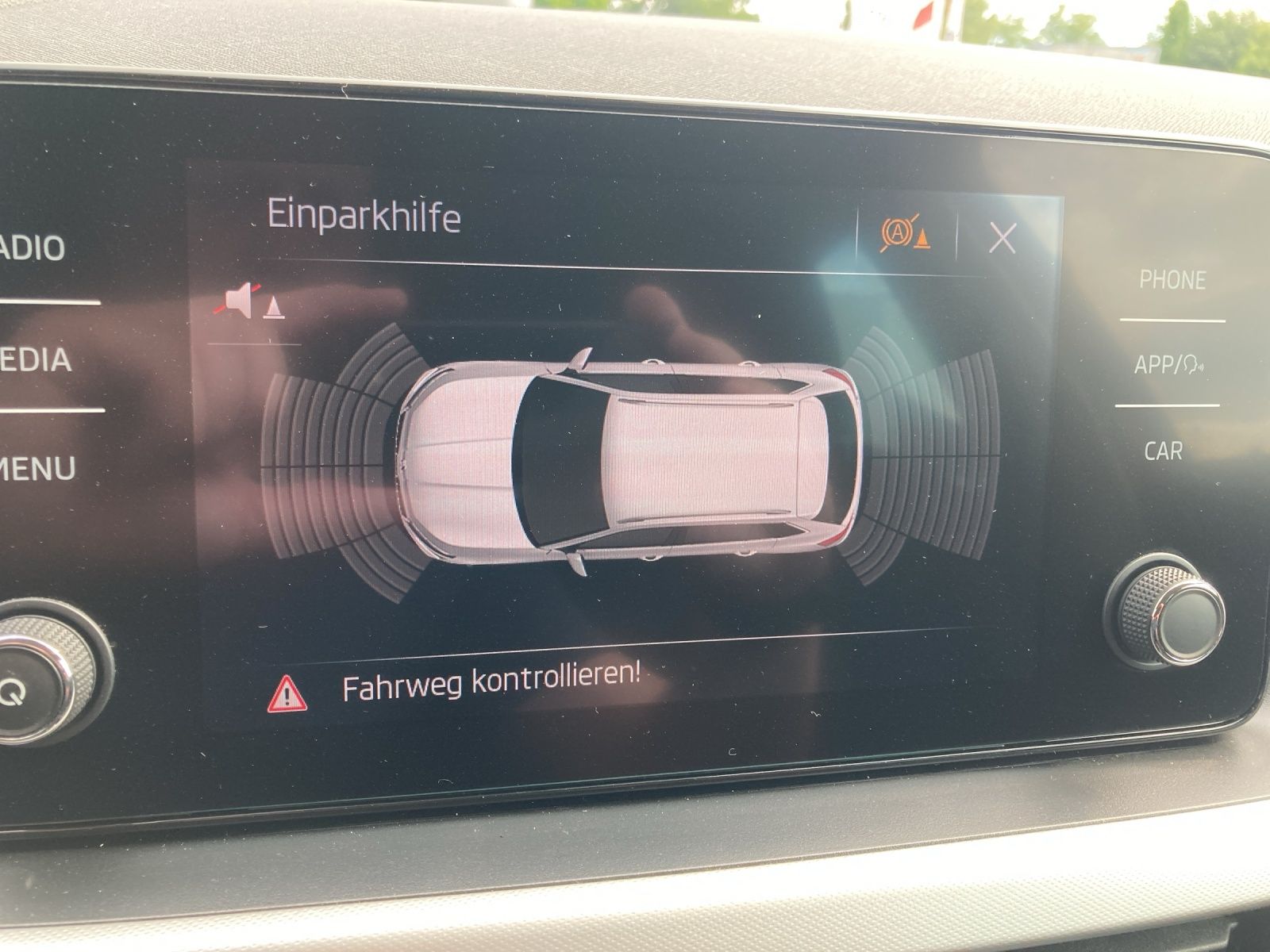 Fahrzeugabbildung SKODA Kamiq TSI Drive-125 LED Climatronic GRA PDC SH L