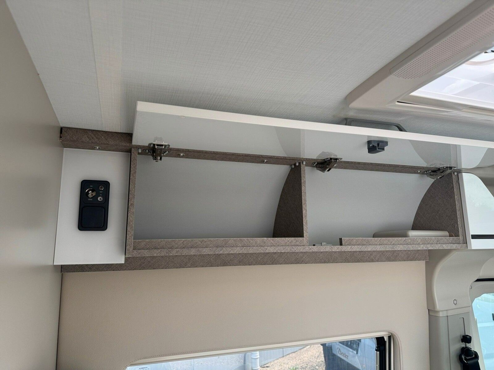 Fahrzeugabbildung Karmann Davis Lifestyle DA 590 LS Panorama Dachfenster
